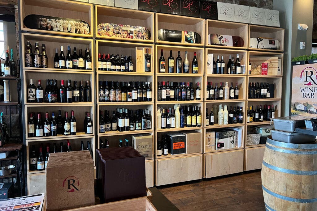 R Wine Bar